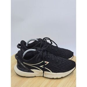 Diadora Mythos Blueshield VOLO 3 HIP Black running shoes Womens  size 7